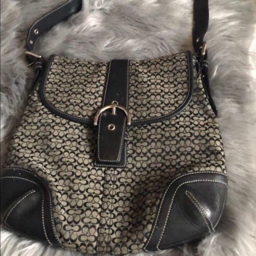 Authentic Coach crossbody signature bag. Gently used excellent condition.